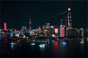 雾霭中的巴诺帕尔湖